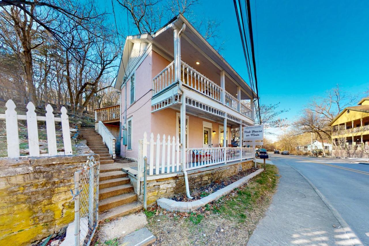 The Pink House On Main - Lower Eureka Springs Kültér fotó